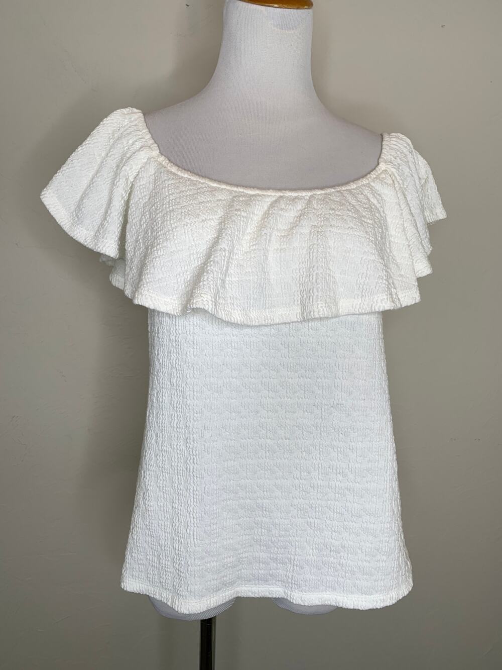 NWT Anthropologie Cream Knit Textured Ruffle Peasant Top Sz Small